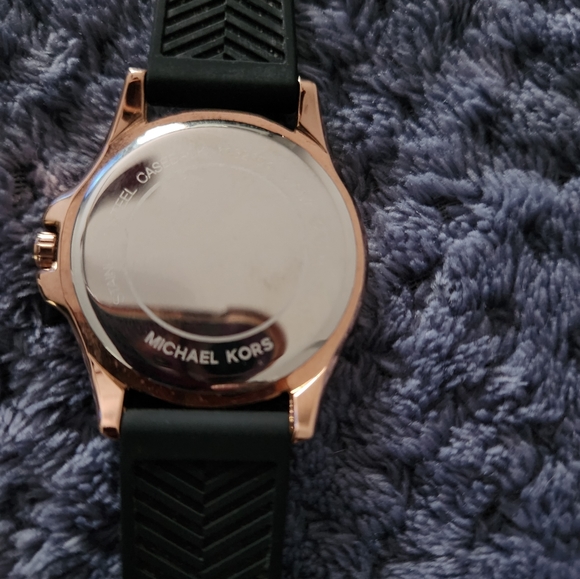 WATCH - Picture 5 of 6